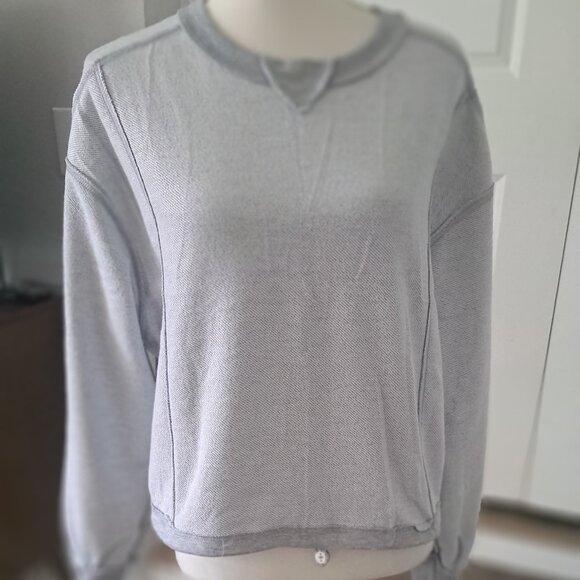 CTU Cropped Pullover Sweatshirt Long Sleeve Crewneck, pull on hem Small NWT - Picture 14 of 16